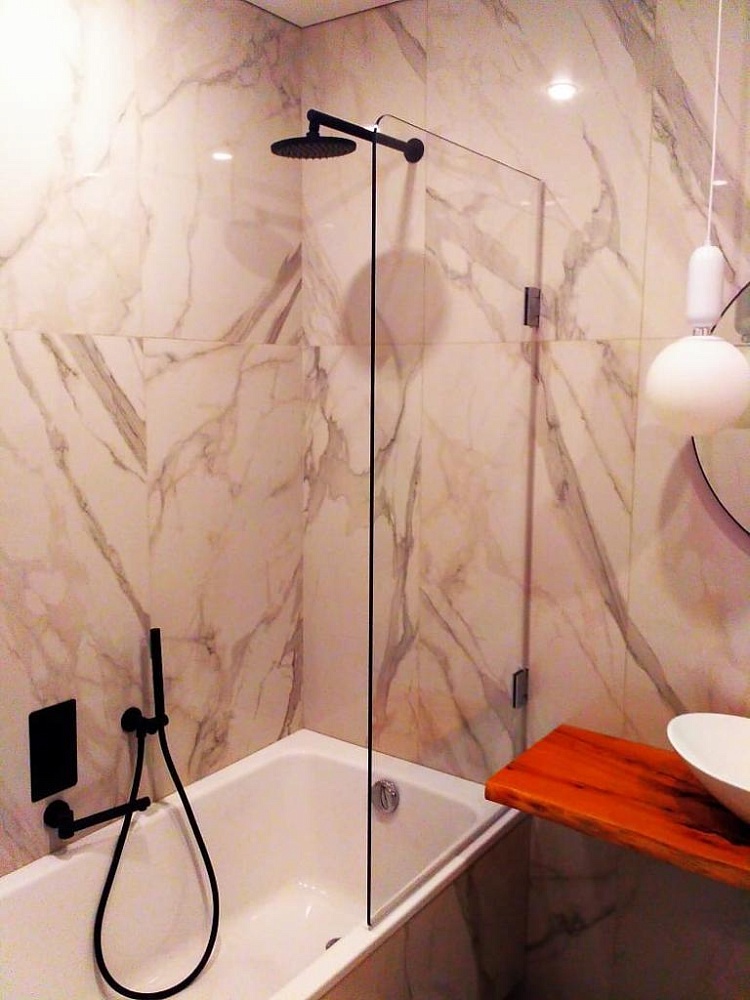 Одинарная шторка на ванну